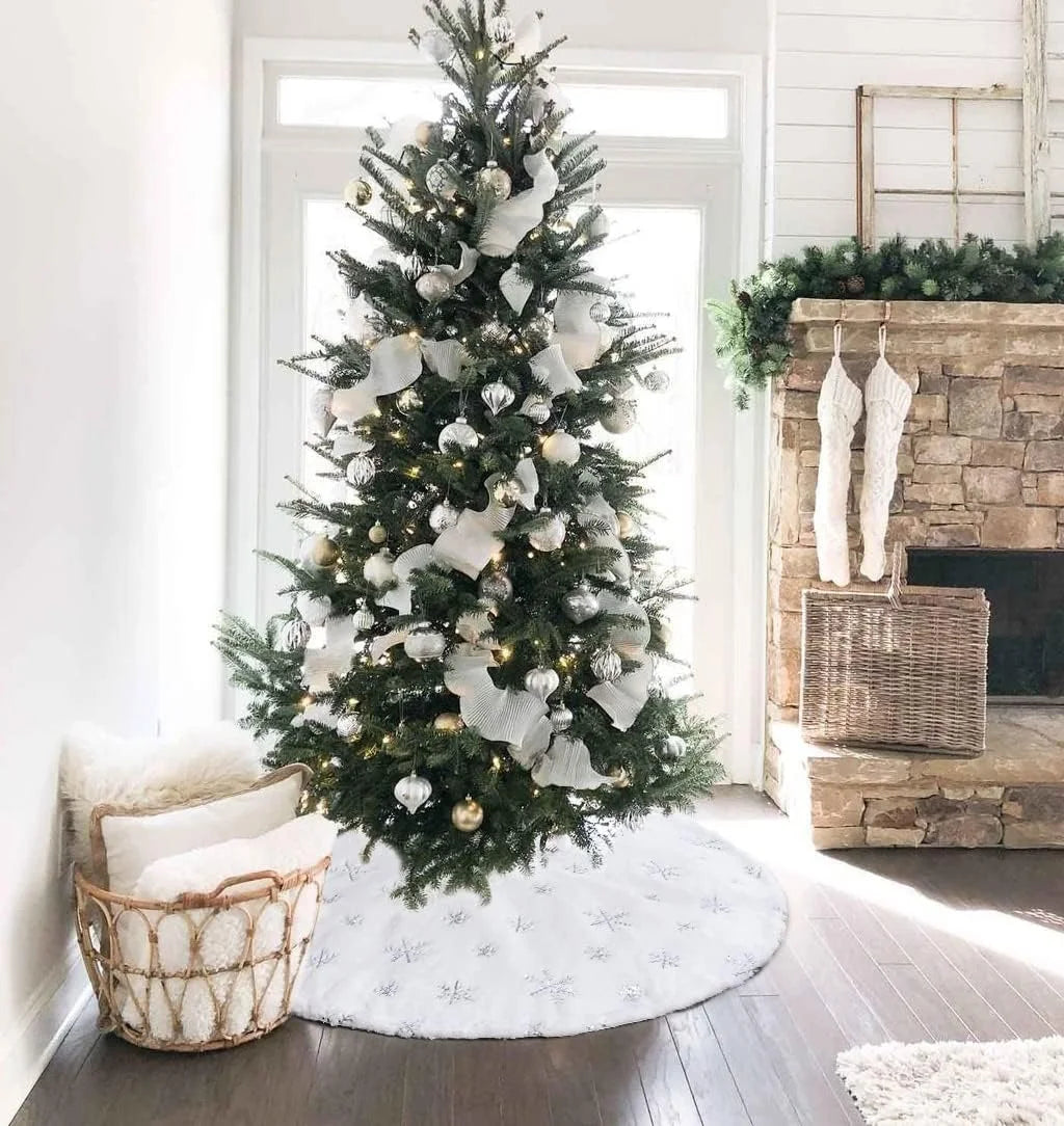 Christmas Tree Skirt, 48 Inches Faux Fur White Christmas Tree Skirt for Christmas Tree Decorations Xmas Tree Skirt (Snowflake)
