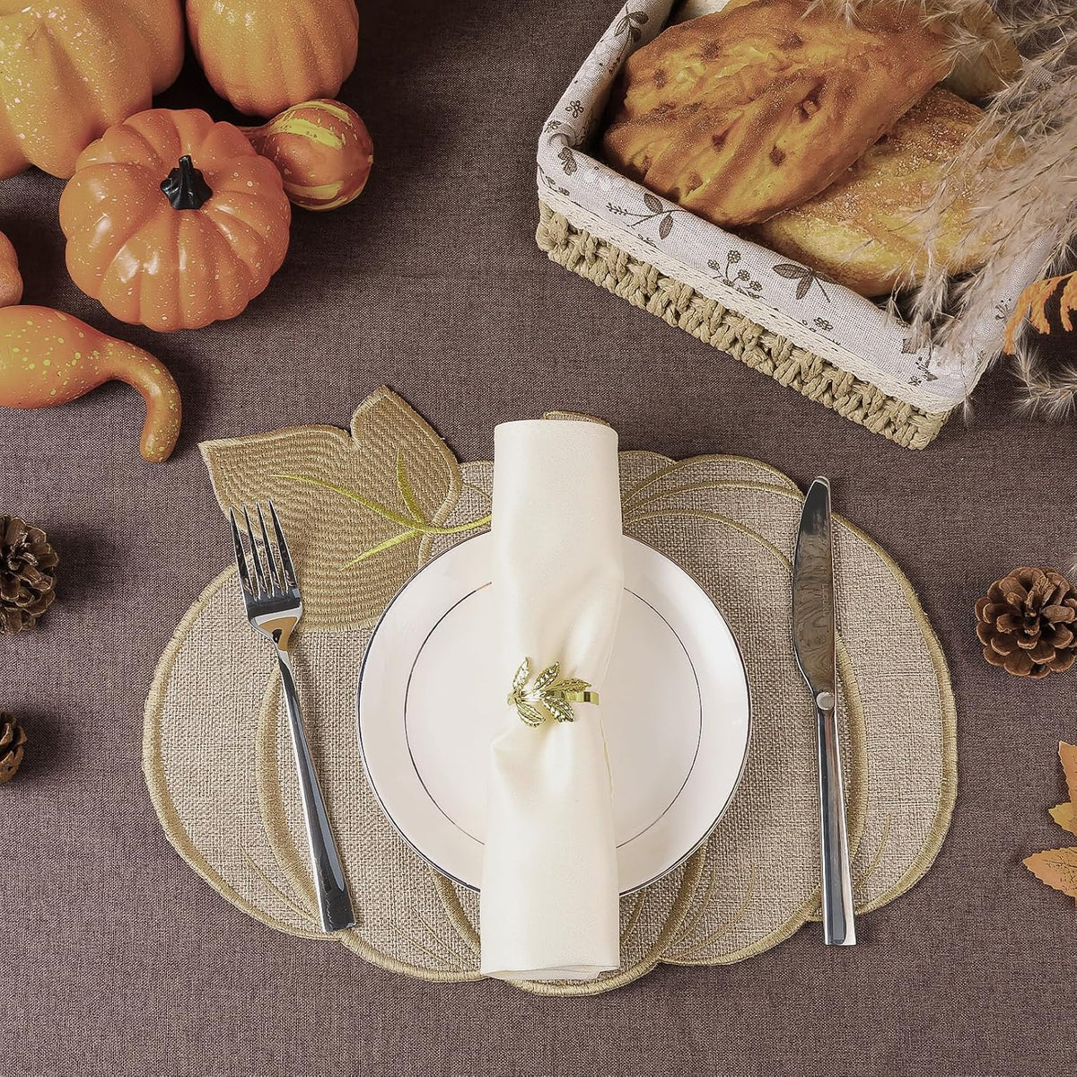 Fall Thanksgiving Pumpkin Placemats Set of 4 Fall Autumn Table Decorations Indoor Farmhouse Harvest Pumpkins Table round Placemats for Party Kitchen Dinning