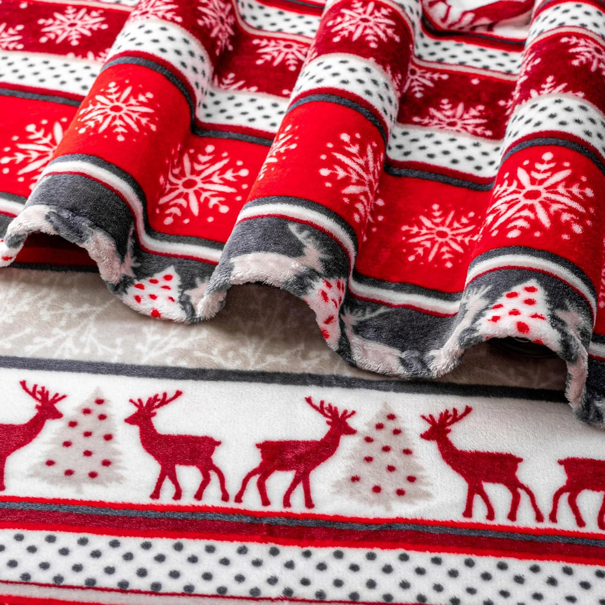 Christmas Reindeer Snowflake Throw Blanket, Red Winter Fleece 50X60