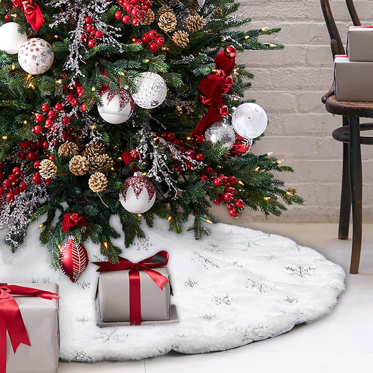 Christmas Tree Skirt, 48 Inches Faux Fur White Christmas Tree Skirt for Christmas Tree Decorations Xmas Tree Skirt (Snowflake)
